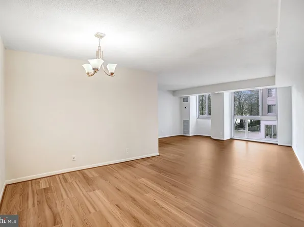 4601 N Park Ave APT 209-J, Chevy Chase, MD 20815