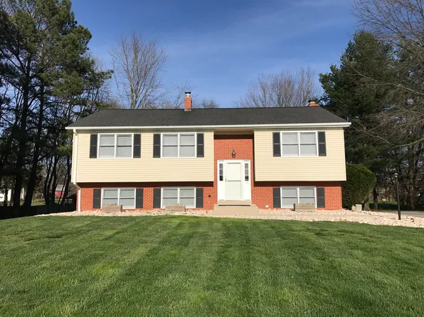 18 Nola Ln, Newark, DE 19702