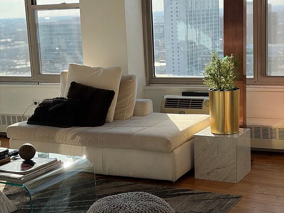 4th image of 3900 N Lake Shore Dr APT 20E