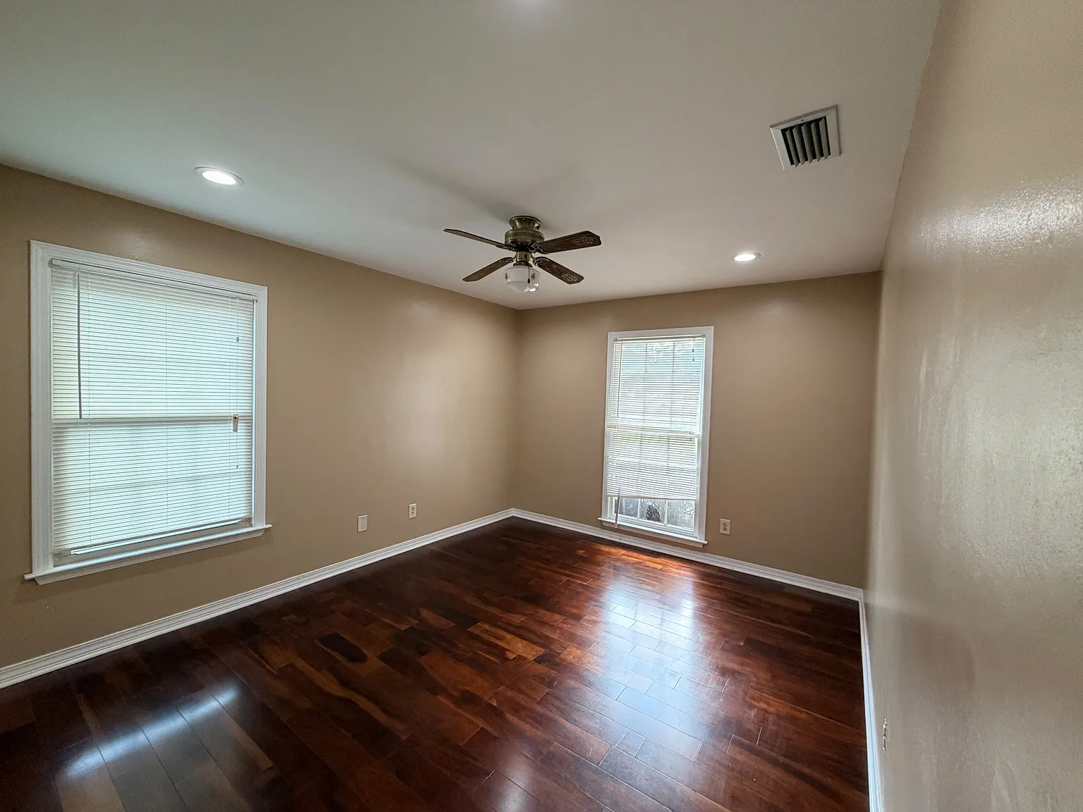 1017 Westbury Drive - 1 — Photo 3