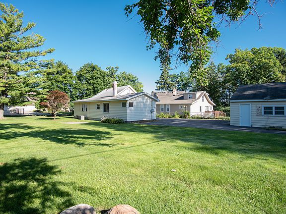 4th image of 42453 N Park Ln E