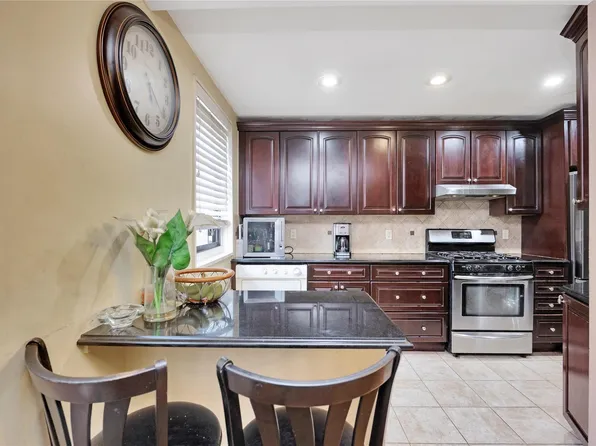 163-20 Willets Point #4-240, Whitestone, NY 11357