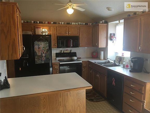 4th image of 15806 Vicie Ave