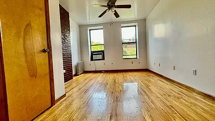 Rented by HOLTON REAL ESTATE INC.