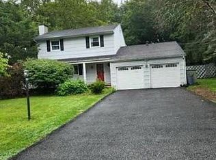 18 Bender Rd, New City, NY 10956