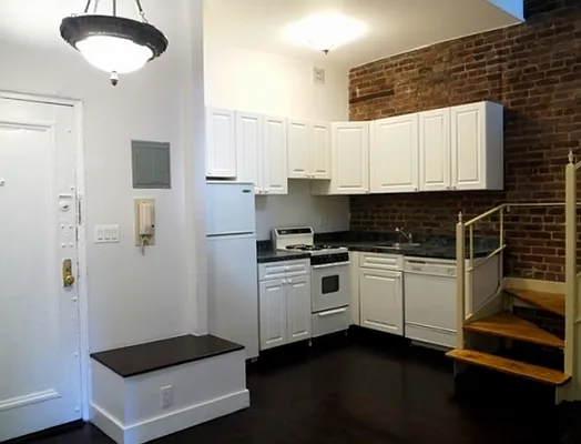 Rented by Compass | media 22