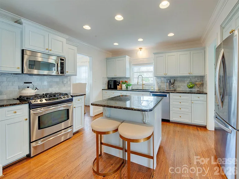 3221 Sunset Dr — Photo 16