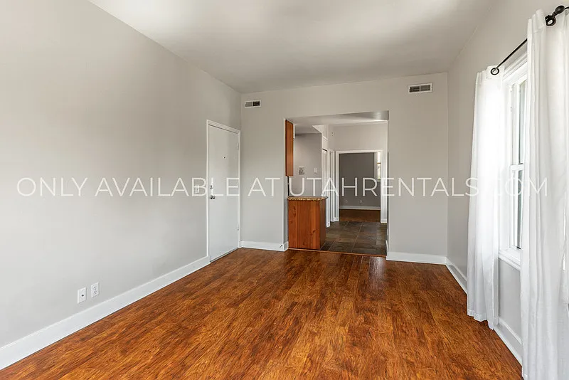 1 bed, 1.0 bath, 553 sqft, $1,297 — Photo 2