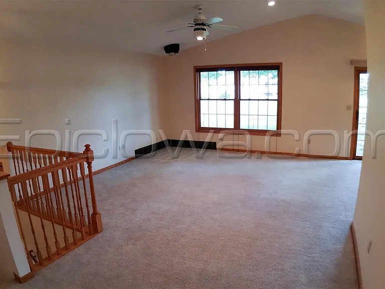 1504 Brookdale Ln NE — Photo 4
