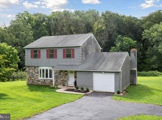 11 Briar Chase Rd, West Grove, PA 19390