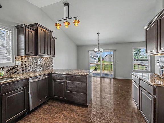 5th image of 31 Keystone Dr