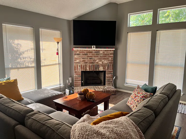 1137 Irene Dr — Photo 4