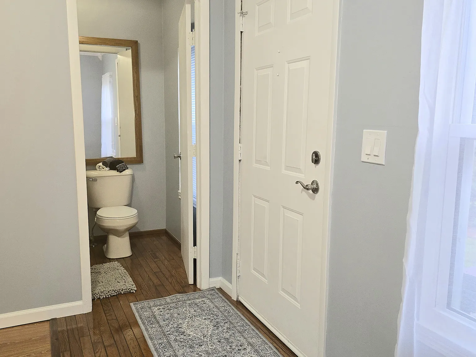 3 bed, 1.5 bath, 890 sqft, $1,790 — Photo 3
