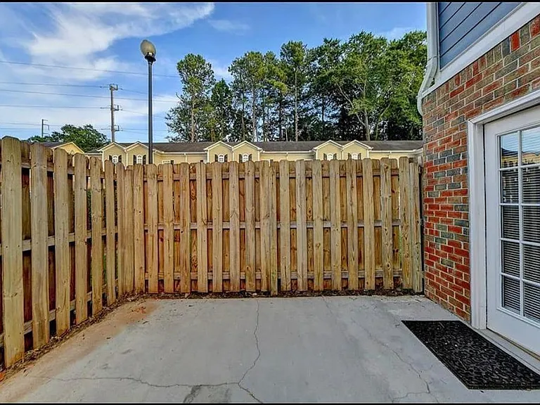 810 Summer Pl — Photo 20