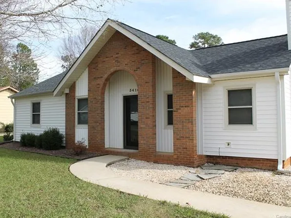 3416 Cross Winds Rd, Charlotte, NC 28227