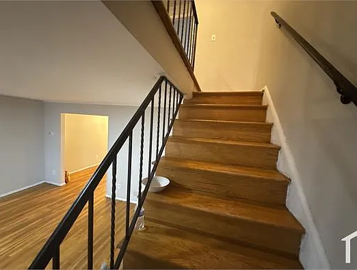 445 Hunter Ave — Photo 15