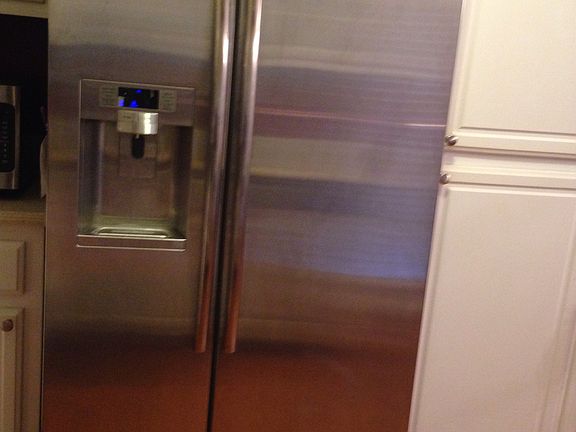 Refrigerator Stays