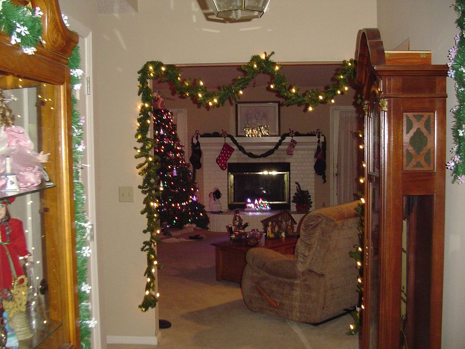 Foyer into Living room 12/2007