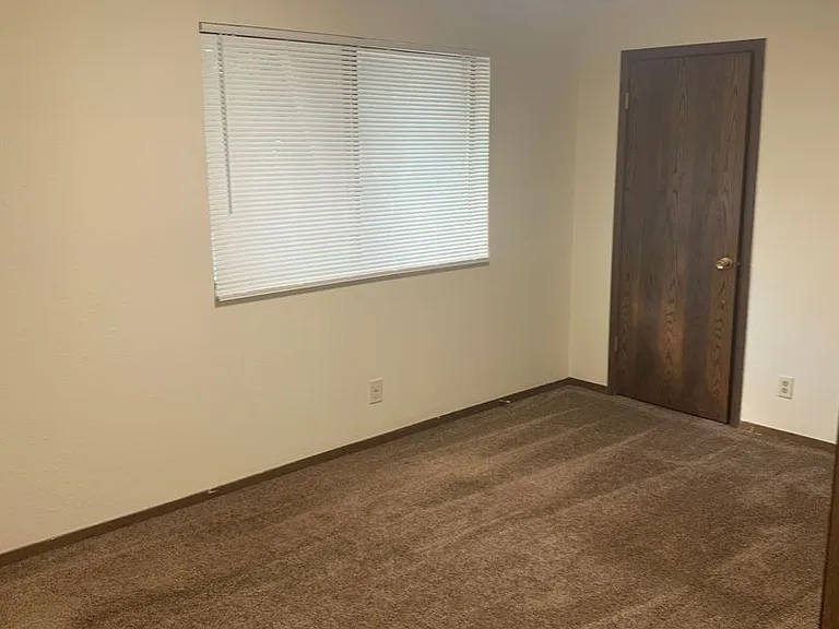 4838 Walker Ave — Photo 10