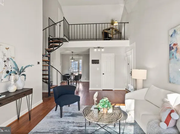 3046 S Abingdon St APT C1, Arlington, VA 22206