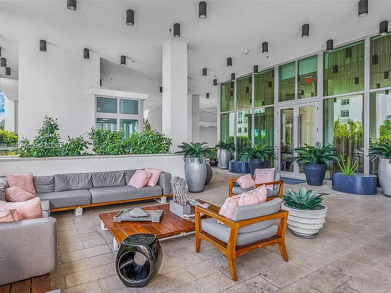 2900 NE 7th Ave #1806 — Photo 36