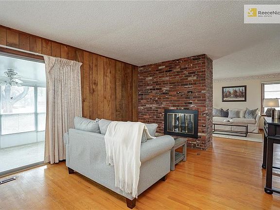 2nd image of 1011 E 110th St