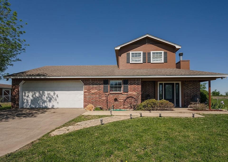 1st image of 464 Valley Dr