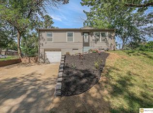 6902 S 21st Ave, Bellevue, NE 68147