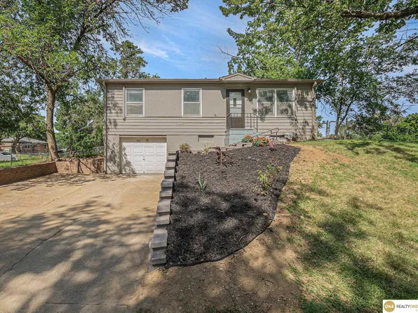 6902 S 21st Ave, Bellevue, NE 68147