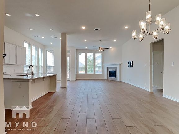 5th image of 1635 Buckner Pl