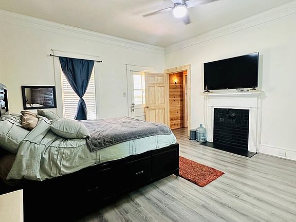 5th image of 303 Jackson Ave