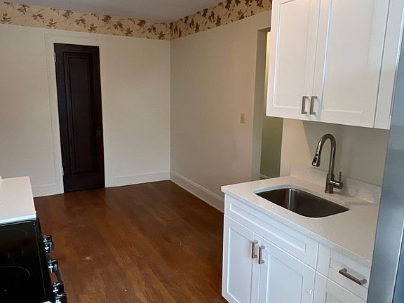 3rd image of 1709 Shields Ave #5