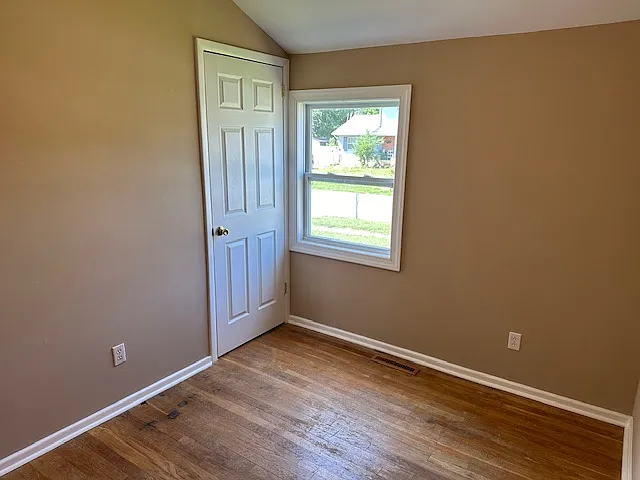 208 Kenmark Rd — Photo 10