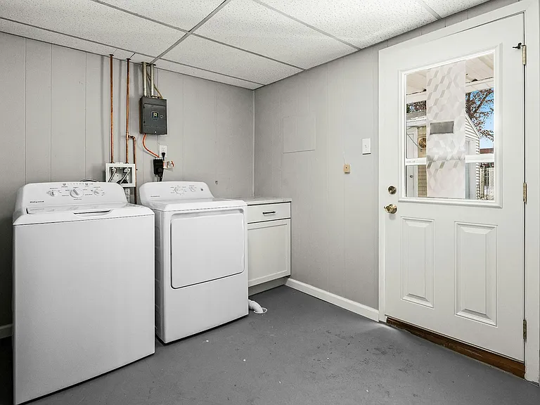1508 Wilson St — Photo 30