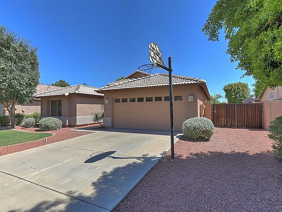 2nd image of 8449 W Paradise Dr
