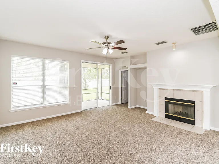 4007 Leatherwood Dr — Photo 2