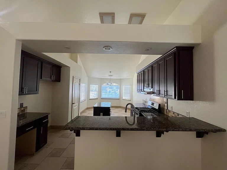 921 Fedora Ave — Photo 4