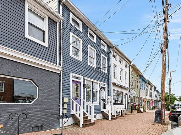 2nd image of 90 Clinton St