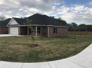 510 Maci Ct, Siloam Springs, AR 72761