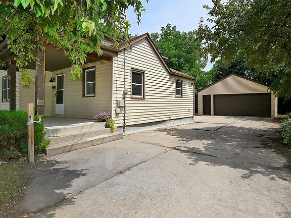 2nd image of 840 5th Ave SE