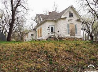 1927 SW Clay St, Topeka, KS 66604