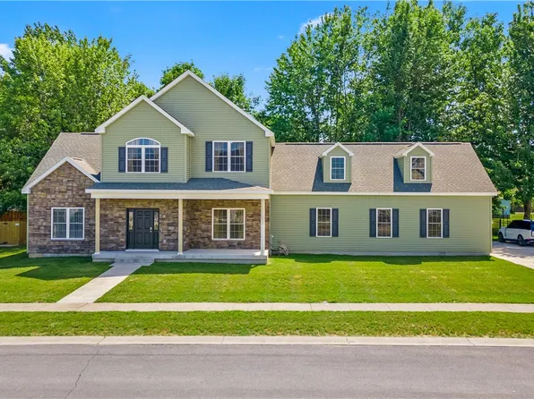 403 Jefferson St, Sackets Harbor, NY 13685