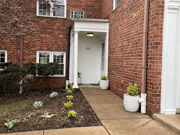 4th image of 1403 Martha Custis Dr #401