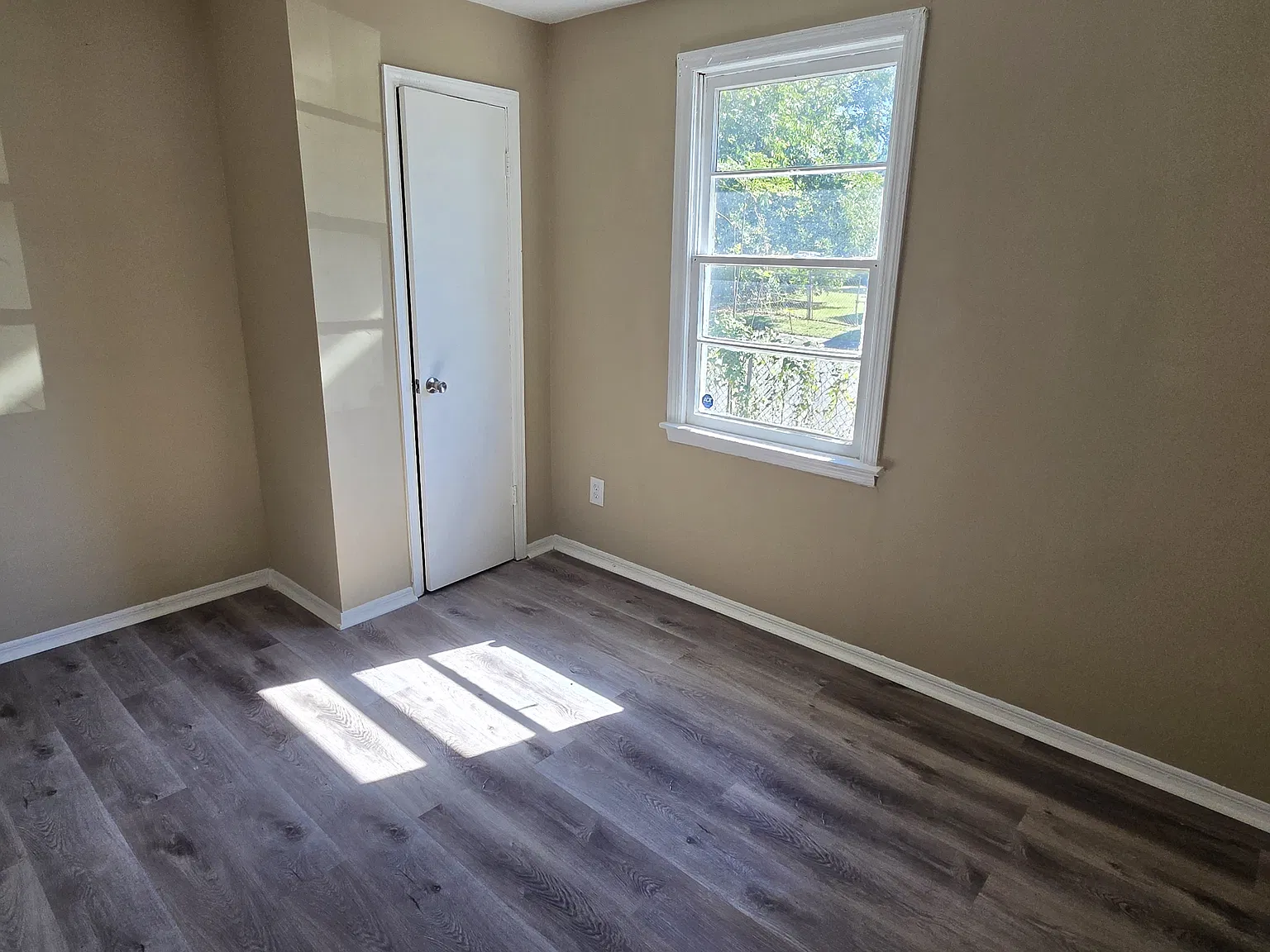 3 bed, 952 sqft, $1,350 — Photo 3