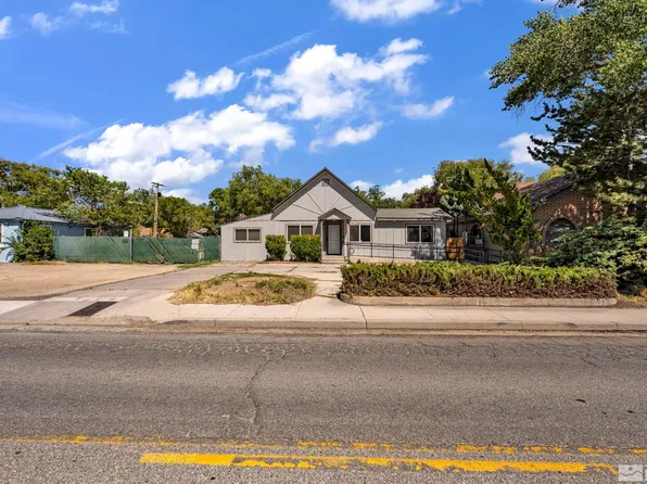341 S Roop St, Carson City, NV 89701