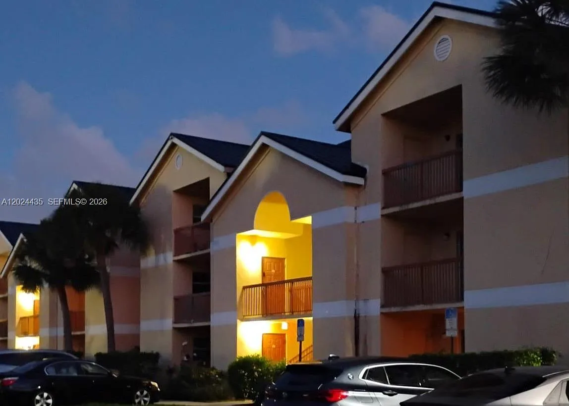South Palm Place Condo — Photo 3