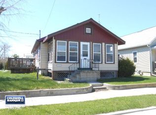 2402 Jackson St, Two Rivers, WI 54241