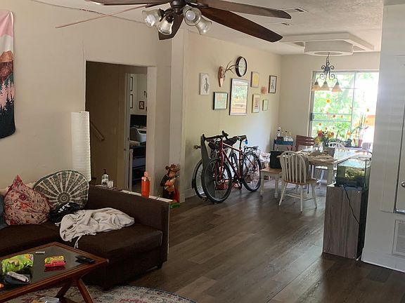 3rd image of 1015 W Mariposa Dr
