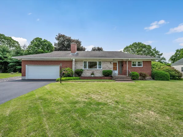 6 Woodlawn Drive, Cromwell, CT 06416