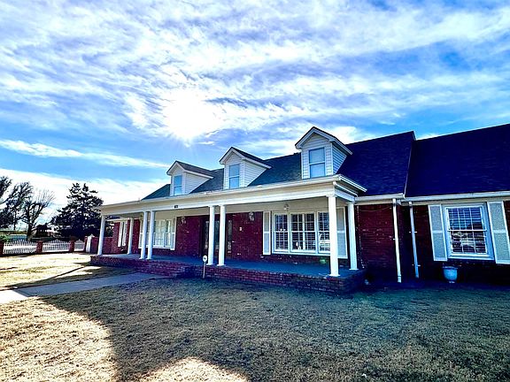 3rd image of 601 Gary Dr